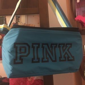 Vs cooler with dog keychain